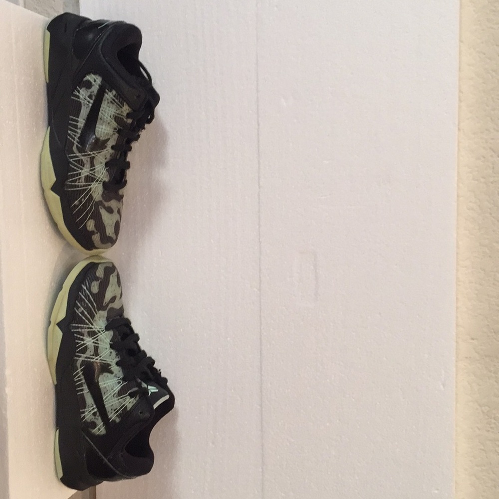 Black and blue Kobe’s